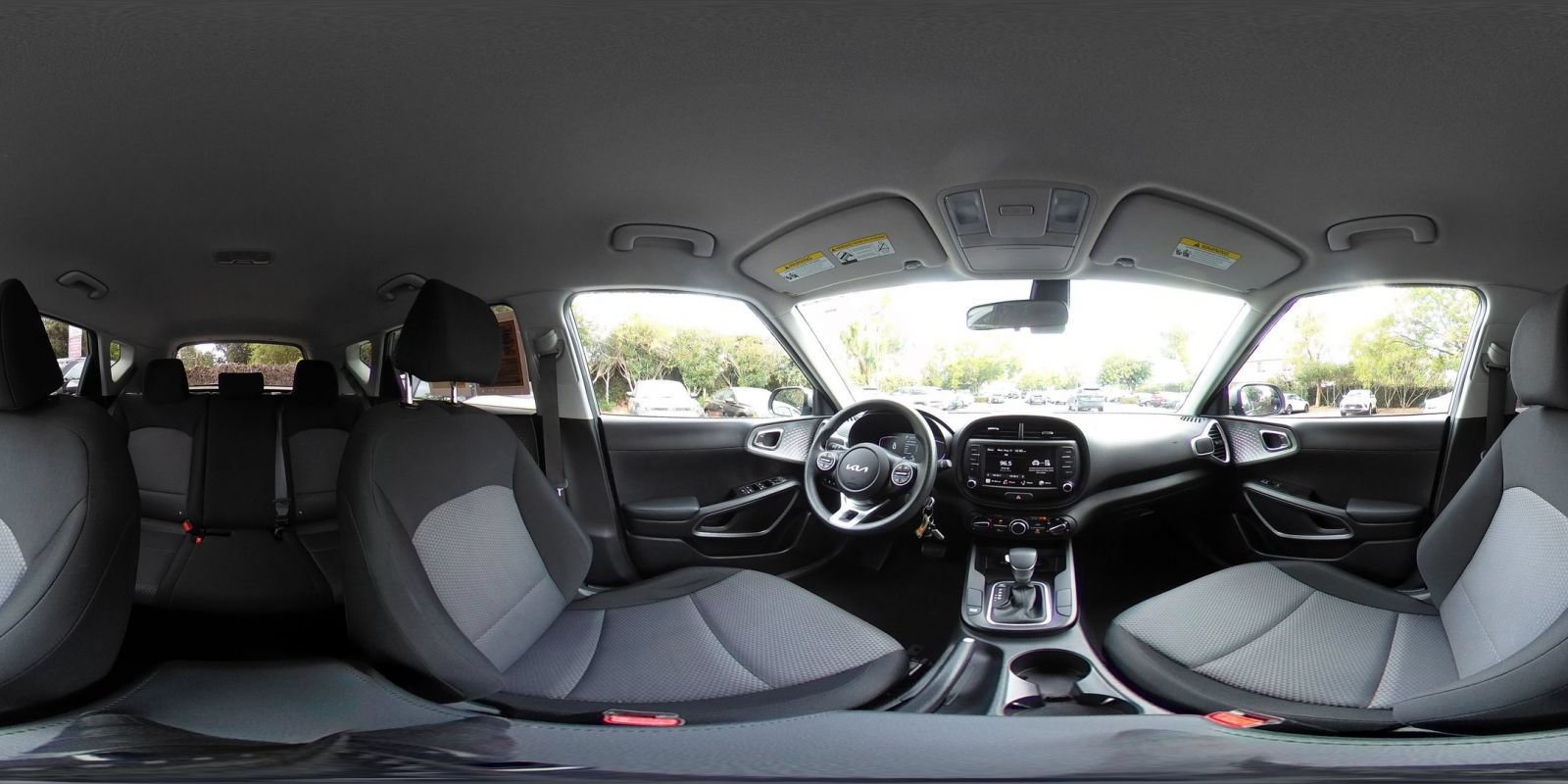 Used 2025 Kia Soul LX w/ LX Technology Package FWD image 39