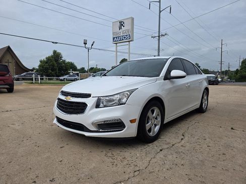 Used 2015 Chevrolet Cruze LT FWD image 3