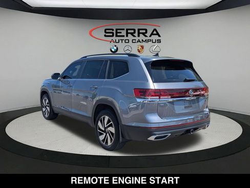 Used 2025 Volkswagen Atlas SE AWD/4WD image 11