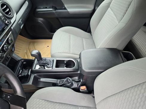 Used 2023 Toyota Tacoma SR image 33