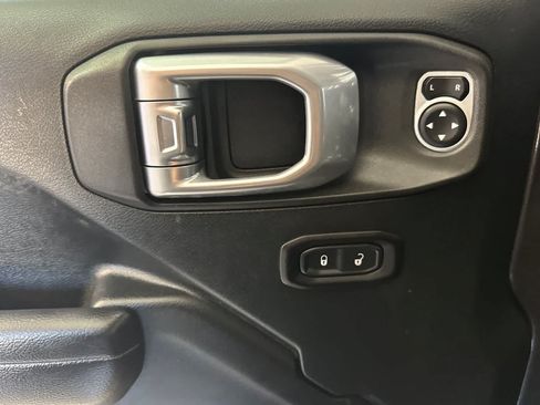 Used 2018 Jeep Wrangler Sport AWD/4WD image 15