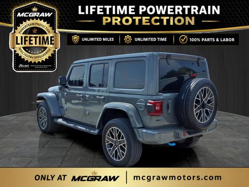 Used 2022 Jeep Wrangler Unlimited Sahara AWD/4WD image 6
