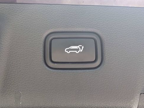 Used 2021 Hyundai Palisade Limited FWD image 13