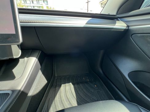 Used 2022 Tesla Model 3 Long Range image 18