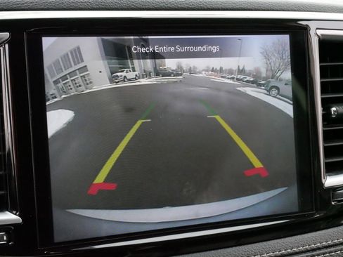 Used 2023 Chrysler Pacifica Limited image 28