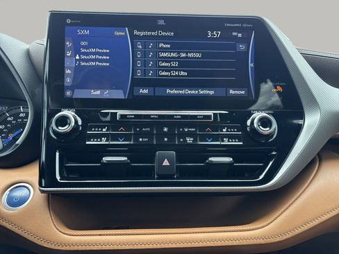 Used 2021 Toyota Highlander Platinum image 23