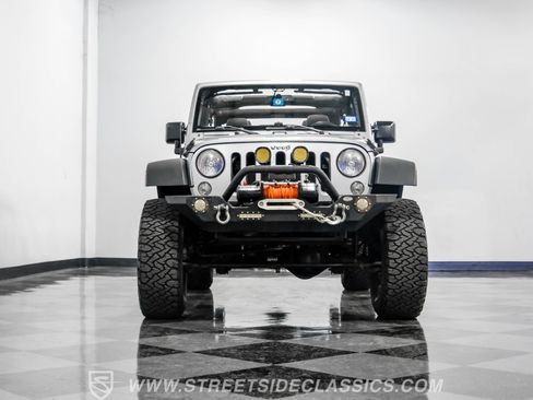 Used 2015 Jeep Wrangler Unlimited Rubicon w/ Connectivity Group image 34