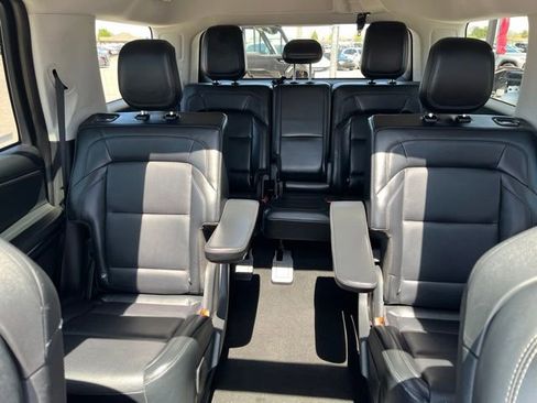 Used 2025 Lincoln Navigator Reserve AWD/4WD image 27