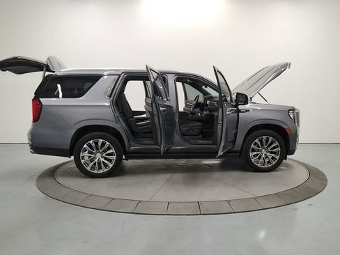 Used 2021 GMC Yukon Denali w/ Denali Premium Package AWD/4WD image 16