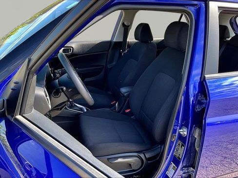 Used 2024 Hyundai Venue SE FWD image 25