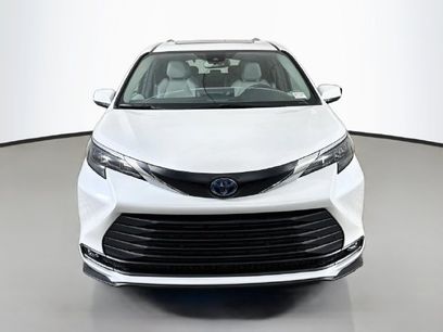 Used 2025 Toyota Sienna XLE