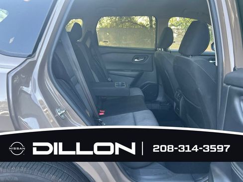 Used 2025 Nissan Rogue SV AWD/4WD image 11