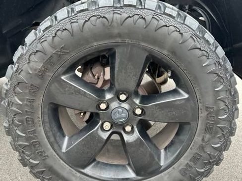 Used 2017 RAM 1500 Express w/ Black Ram 1500 Express Group AWD/4WD image 32