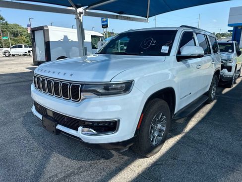 Used 2022 Jeep Wagoneer Series I w/ Convenience Group I AWD/4WD image 3