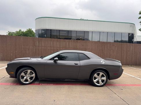 Used 2014 Dodge Challenger SXT Plus RWD image 3