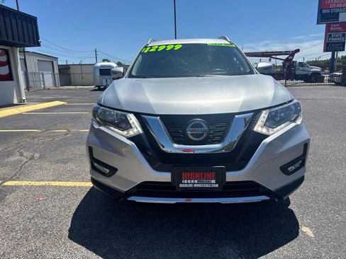 Used 2018 Nissan Rogue SV w/ Premium Package AWD/4WD image 2