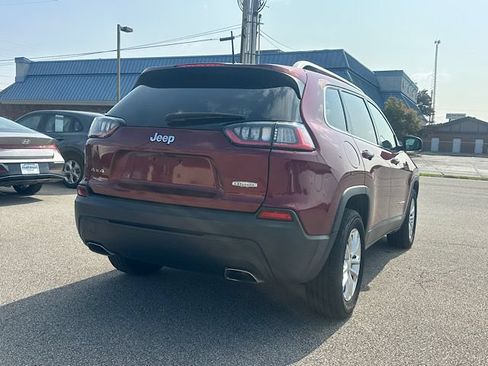Used 2019 Jeep Cherokee Latitude w/ Cold Weather Group AWD/4WD image 6