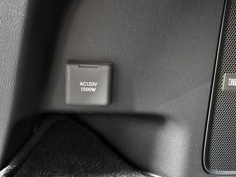 Used 2025 Toyota Grand Highlander AWD Hybrid image 30