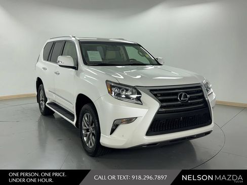 Used 2018 Lexus GX 460 Luxury w/ Preferred Accessory Package AWD/4WD image 4