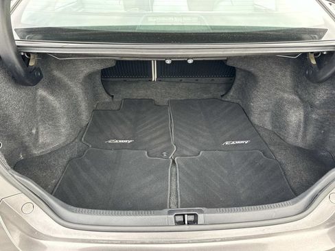 Used 2016 Toyota Camry XLE image 28