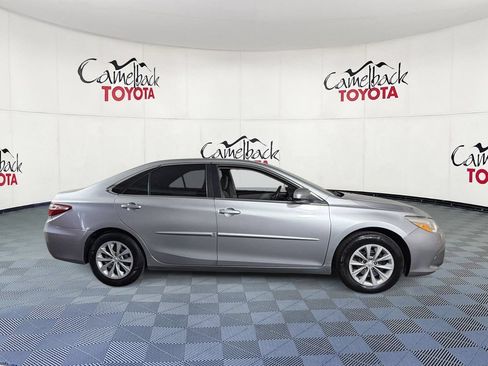 Used 2015 Toyota Camry LE FWD image 9