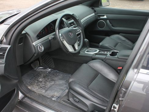 Used 2009 Pontiac G8 w/ Premium Package RWD image 5