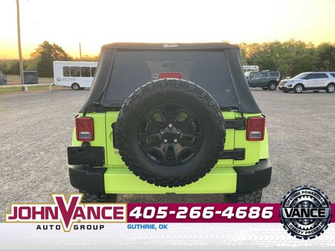 Used 2017 Jeep Wrangler Unlimited Sahara AWD/4WD image 6