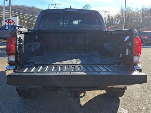 Used 2019 Toyota Tacoma TRD Off-Road image 28