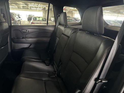Used 2024 Honda Passport EX-L image 21