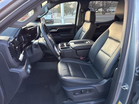 Used 2025 GMC Sierra 1500 SLT image 8