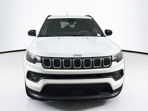 Used 2023 Jeep Compass Latitude AWD/4WD image 2