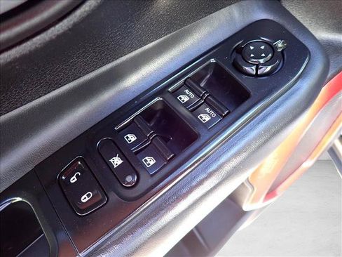 Used 2016 Jeep Renegade Trailhawk w/ Popular Equipment Group AWD/4WD image 13