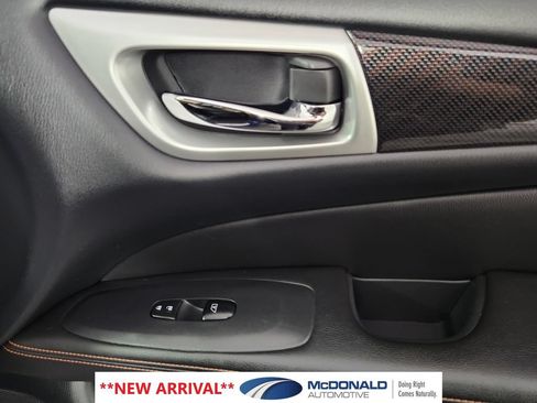 Used 2019 Nissan Pathfinder SL w/ Rock Creek Edition FWD image 14