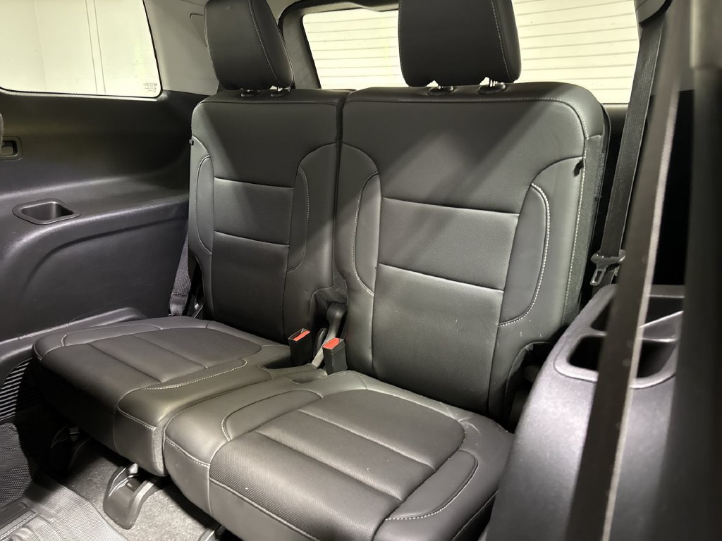 Used 2023 GMC Acadia SLT FWD image 24