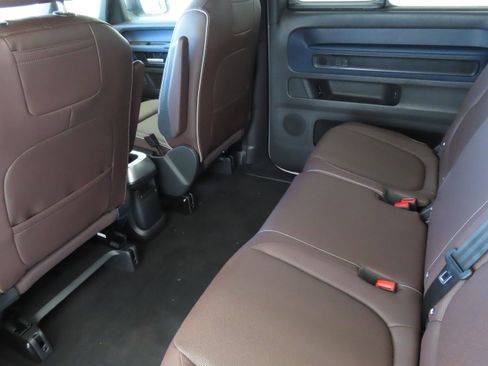 New 2025 Volkswagen ID. Buzz Pro S image 33