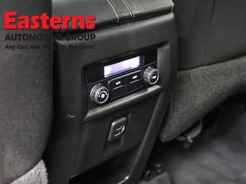 Used 2021 Chevrolet Traverse LT AWD/4WD image 23