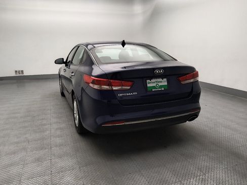 Used 2017 Kia Optima LX w/ Convenience Package FWD image 6