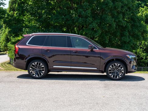 Used 2025 Volvo XC90 T8 Ultra AWD/4WD image 8