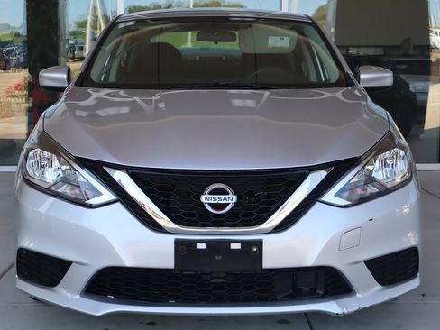 Used 2019 Nissan Sentra S FWD image 2