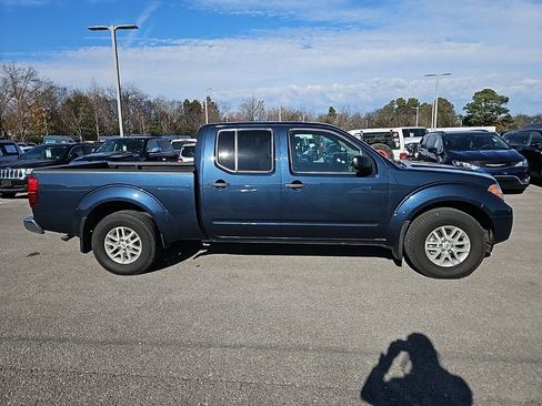 Used 2020 Nissan Frontier SV w/ SV Utility Package image 9