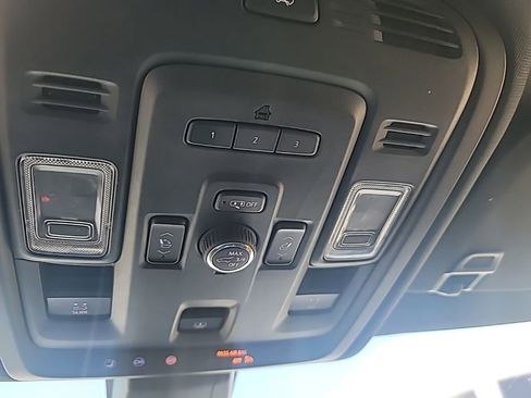 Used 2021 GMC Yukon XL Denali w/ Denali Premium Package RWD image 34