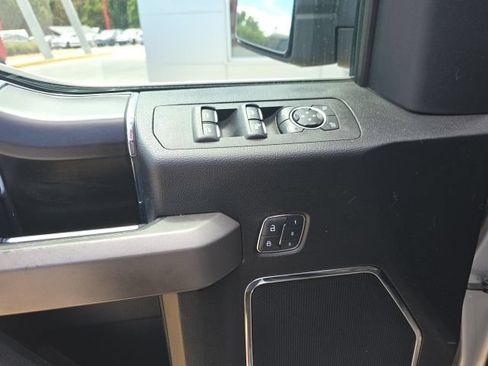 Used 2018 Ford F150 Platinum w/ Equipment Group 701A Luxury AWD/4WD image 13