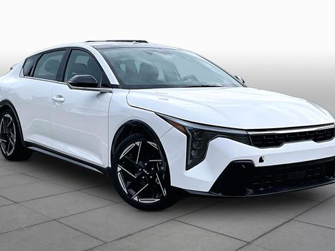 Used 2025 Kia K4 GT-Line w/ GT-Line Premium Package FWD image 3