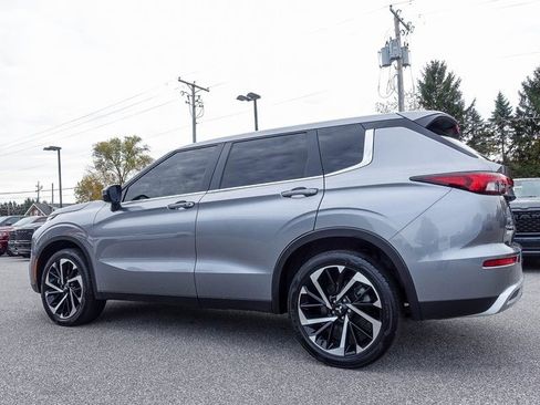 Used 2022 Mitsubishi Outlander SE image 18