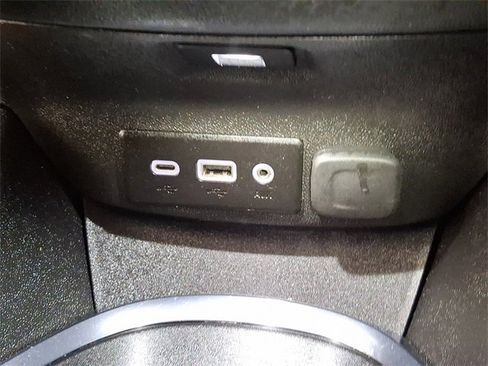 Used 2022 Chevrolet Malibu LT image 25