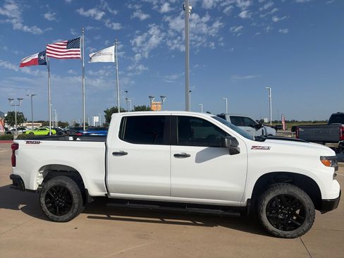 Used 2022 Chevrolet Silverado 1500 Custom Trail Boss AWD/4WD image 8