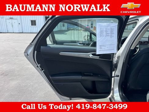 Used 2019 Ford Fusion SE FWD image 34