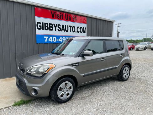 Used 2013 Kia Soul FWD image 1