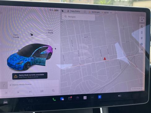 Used 2018 Tesla Model 3 Long Range image 15