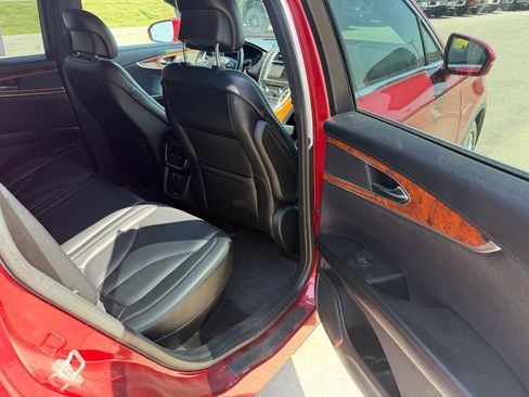 Used 2017 Lincoln MKX Reserve AWD/4WD image 16